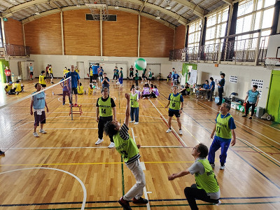 自治会対抗ビーチボールバレー大会